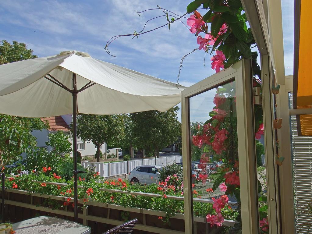 Haus Margarethe Hotel Morbisch am See Bagian luar foto