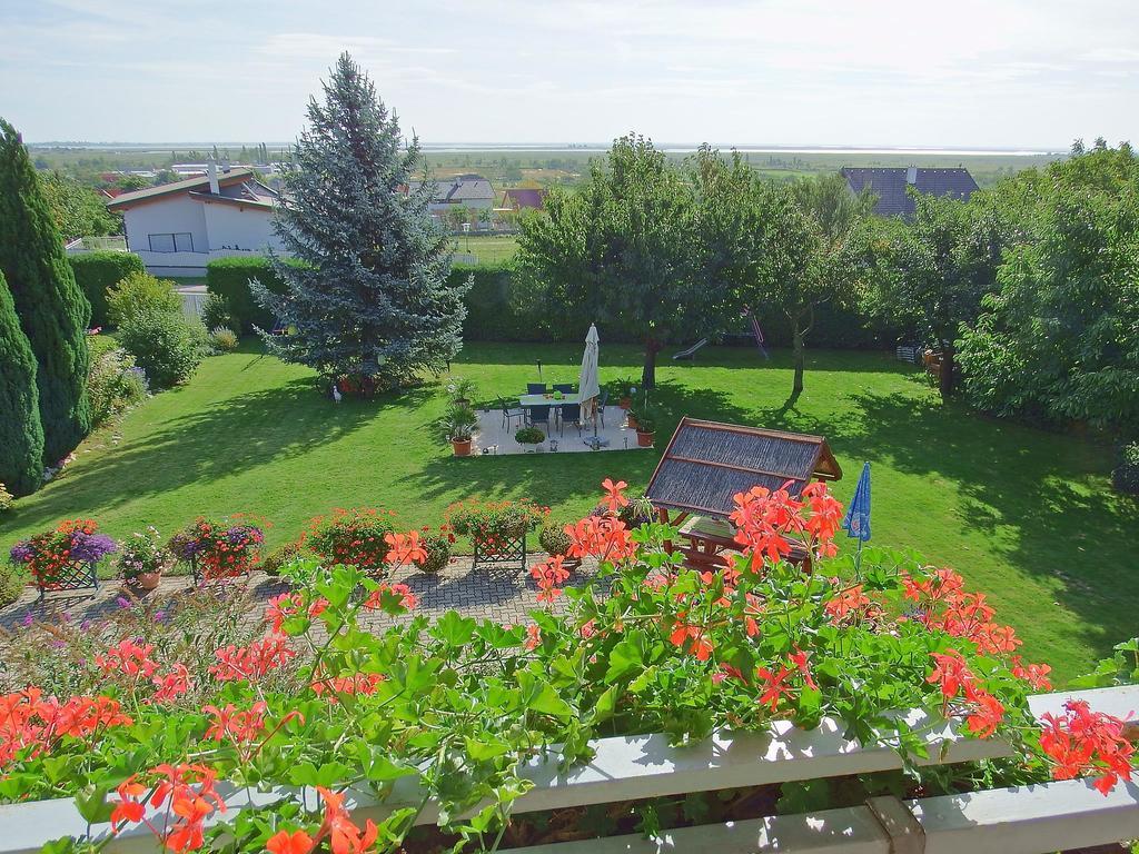 Haus Margarethe Hotel Morbisch am See Bagian luar foto